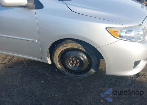 2010 Toyota Corolla Le z USA, uszkodzony, nr VIN 2T1BU4EE7AC273551